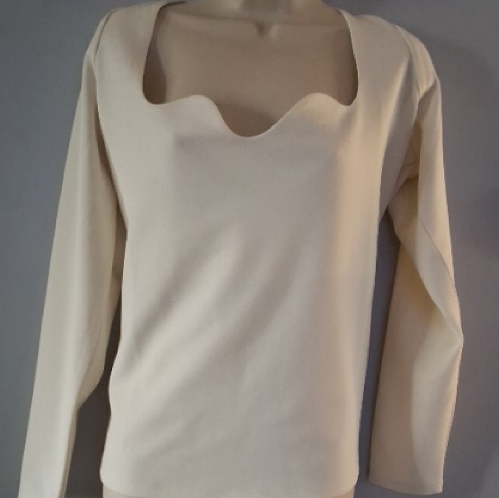 H & M Elegant Cream Women's Top with Scallop detail